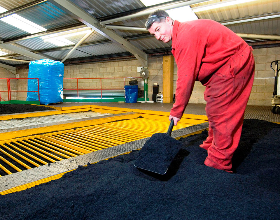 digging_rubber