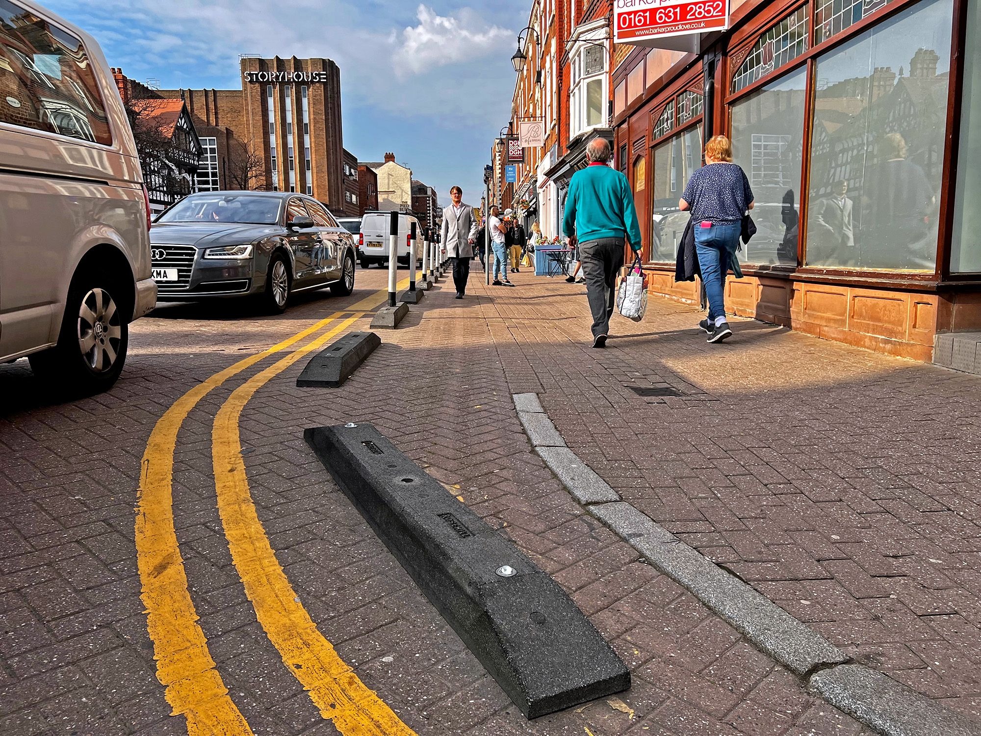 Chester City Centre Extended Pavements Using Our Narrow Cycle Lane 
